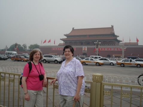 MJ Kahn from OpFocus (right) and her sister, Susan in Beijing, China.  MJ Spent 3 Weeks in China teaching Visualforce and Apex.